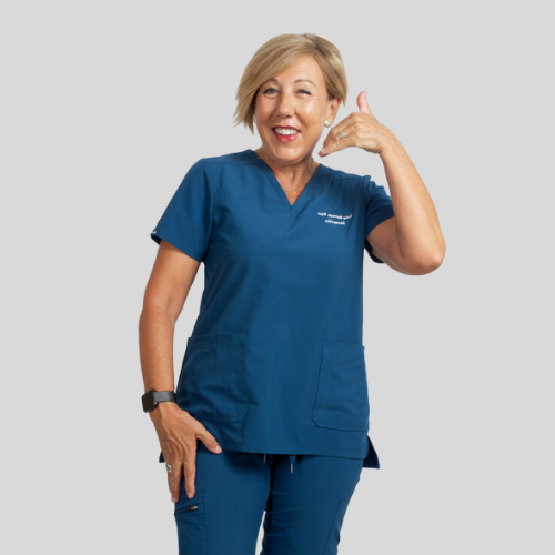 Encargada de atender al teléfono los pacientes para los dentistas de Sevilla Este En Clínica dental Las Camelias .